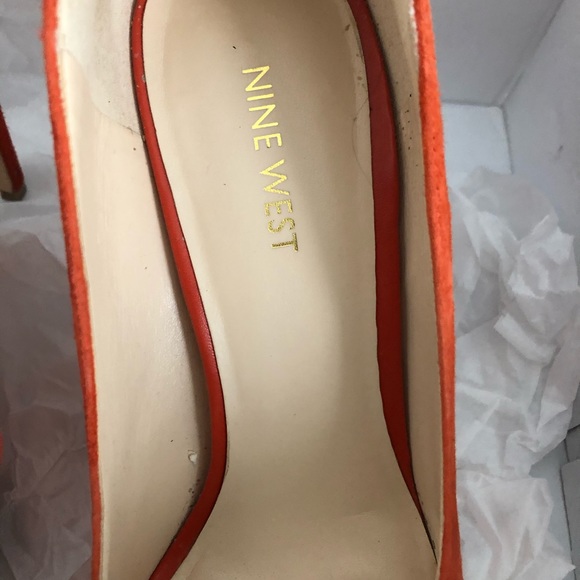 Nine West Amber Orange, real suede pumps, 8 1/2. - Picture 7 of 8